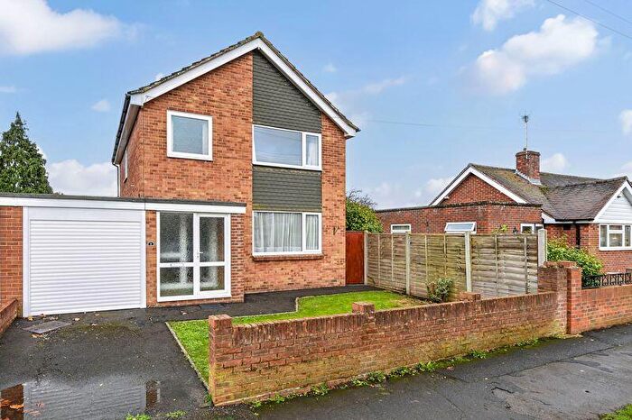 3 Bedroom Detached House For Sale In First Avenue, Southbourne, PO10