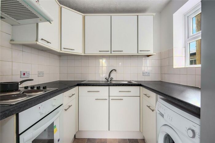 1 Bedroom Flat To Rent In Leathwell Road, Deptford, London, SE8