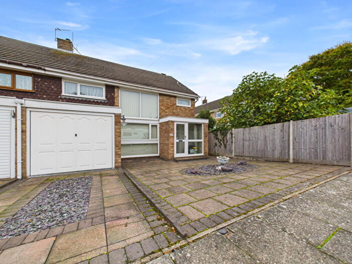 3 Bedroom Semi-Detached House For Sale In Clinton Avenue, Strood, ME2