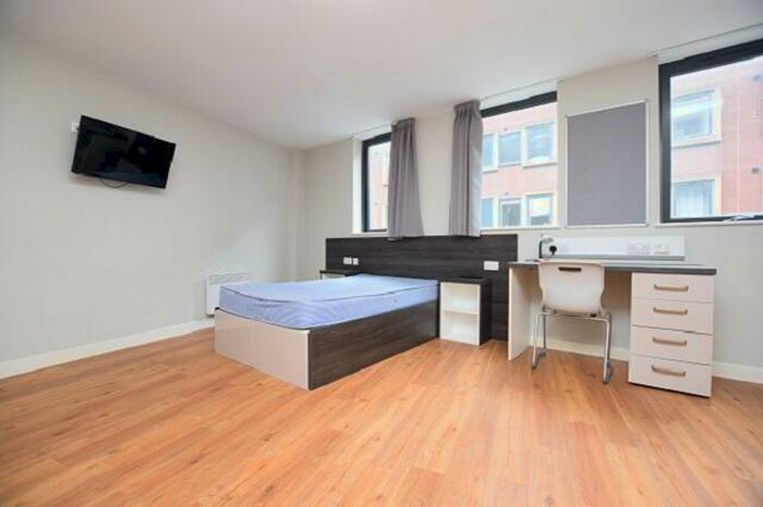 Apartment To Rent In New Bank House, Queen St, S1