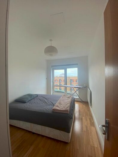 2 Bedroom Flat To Rent In Warren House, Beckford Close, London, W14