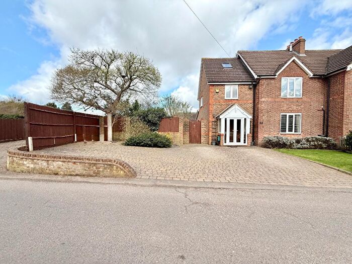4 Bedroom End Of Terrace House For Sale In The Cottages, Great Bramingham Lane, Streatley, Luton, Bedfordshire, LU3