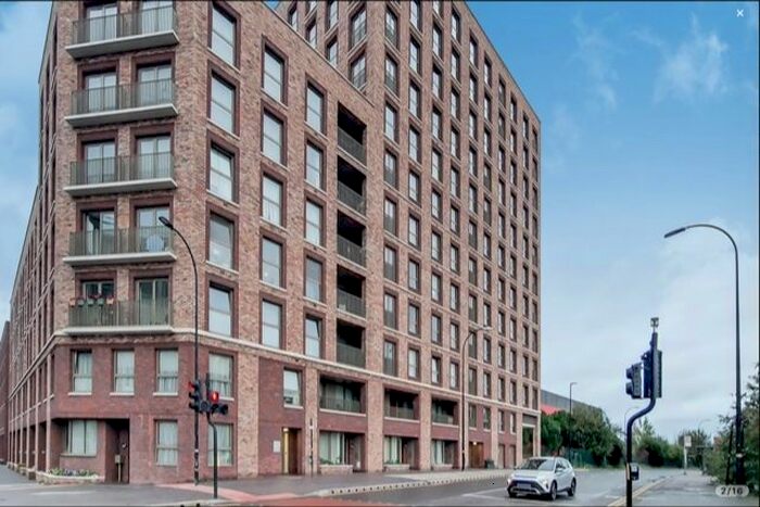 3 Bedroom Flat To Rent In Armada Way, London, E16