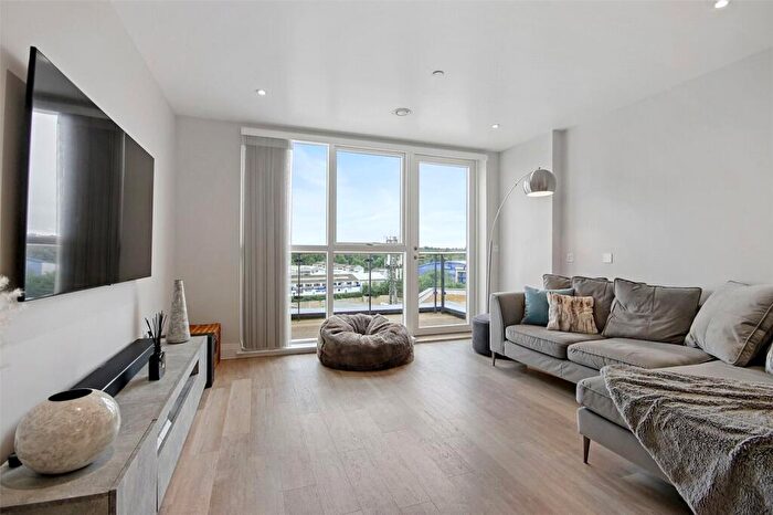 1 Bedroom Apartment To Rent In Montmorency Gardens, London, N11
