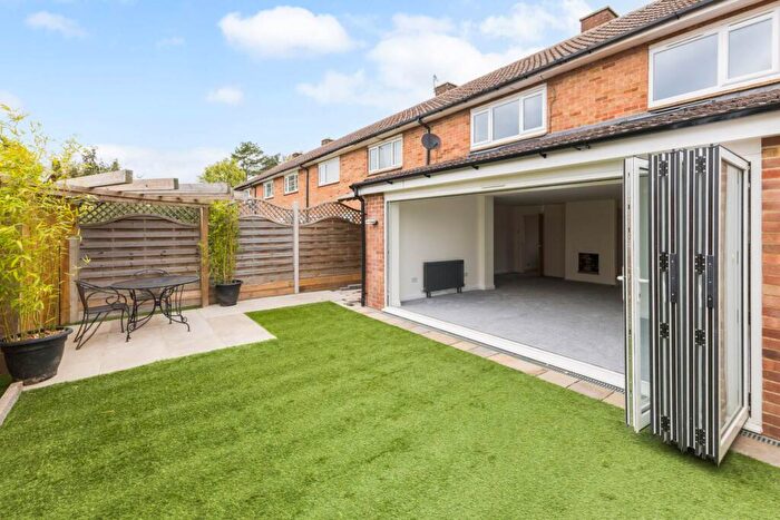 3 Bedroom Terraced House For Sale In Wood Farm Road, OX3