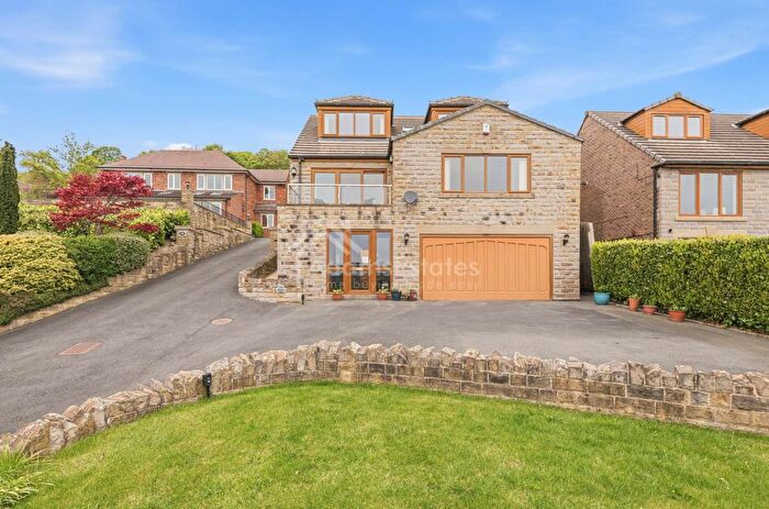 4 Bedroom Detached House For Sale In Briestfield Road, Dewsbury, WF12