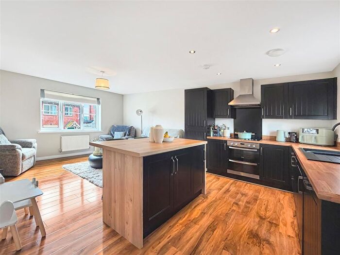 2 Bedroom Detached House For Sale In Violet Drive, Newton Abbot, TQ12