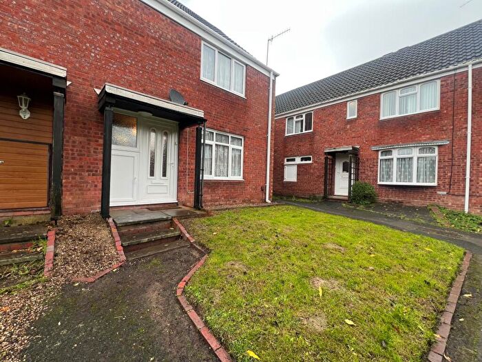 2 Bedroom House To Rent In Heronfield Close, Redditch, B98