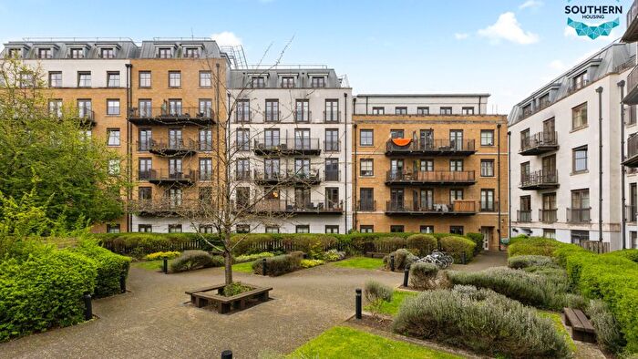 2 Bedroom Flat For Sale In Flat, Holloway Road, N7