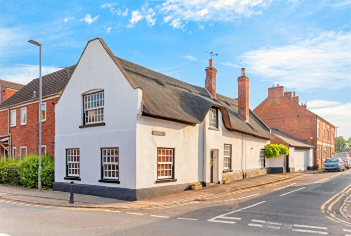 3 Bedroom Detached House For Sale In High Street, Syston, LE7