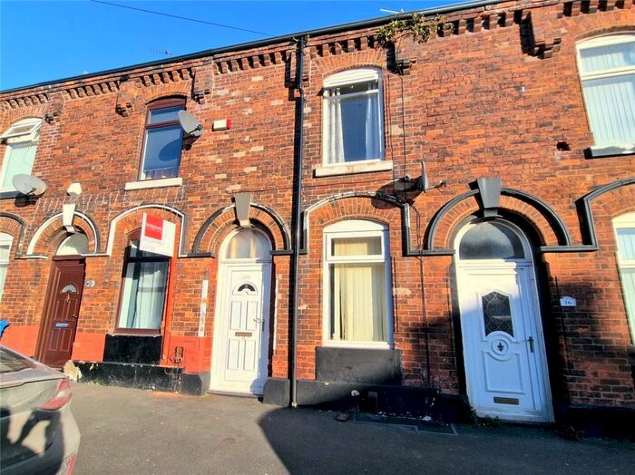 Houses for sale & to rent in OL6 7SR, Old Street, St Peters Ashton