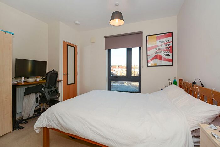 2 Bedroom Flat For Sale In Fisher Close, London, SE16