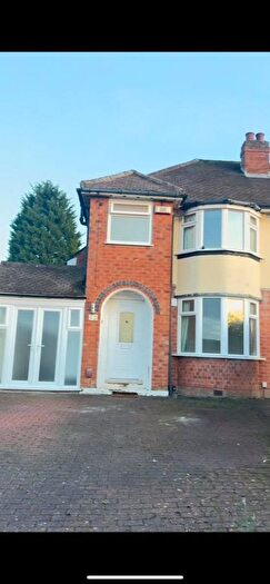 3 Bedroom Semi-Detached House To Rent In Charingworth Road, Solihull, B92