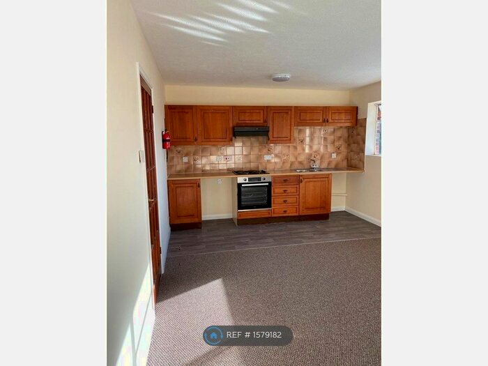 1 Bedroom Flat To Rent In Lampettsdowne, Corringham, Stanford-Le-Hope, SS17