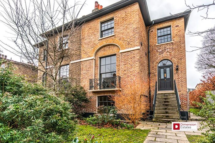 4 Bedroom Semi-Detached House To Rent In Stamford Grove West, Stoke Newington, Hackney, N16