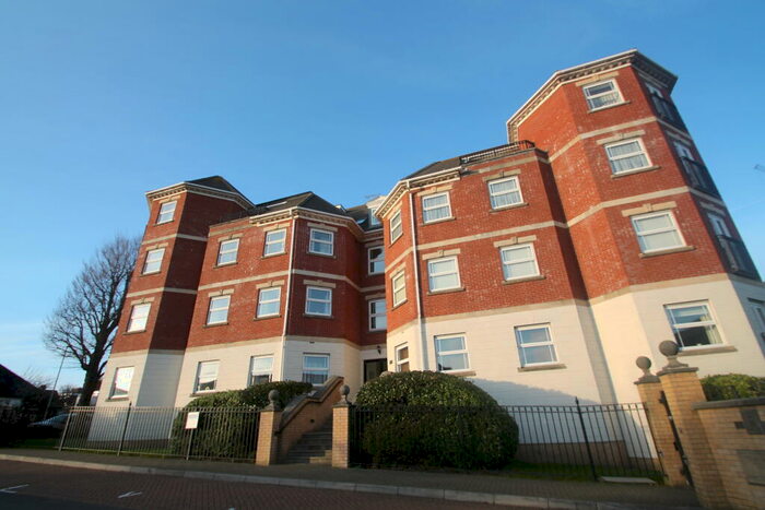 2 Bedroom Flat To Rent In Parham House, BN3