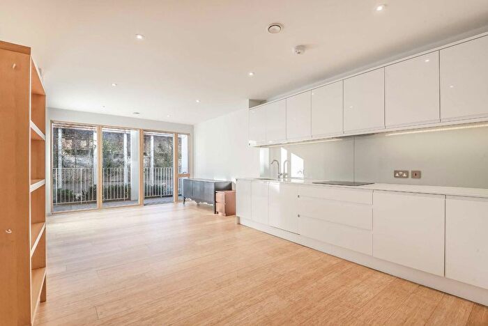 2 Bedroom Flat To Rent In Caledonian Road, Islington, N1