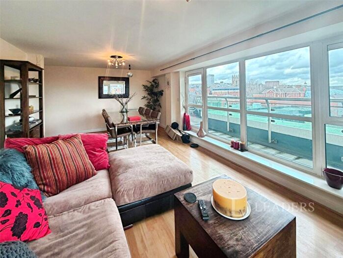 2 Bedroom Flat To Rent In Westfield Terrace, Sheffield, South Yorkshire, S1