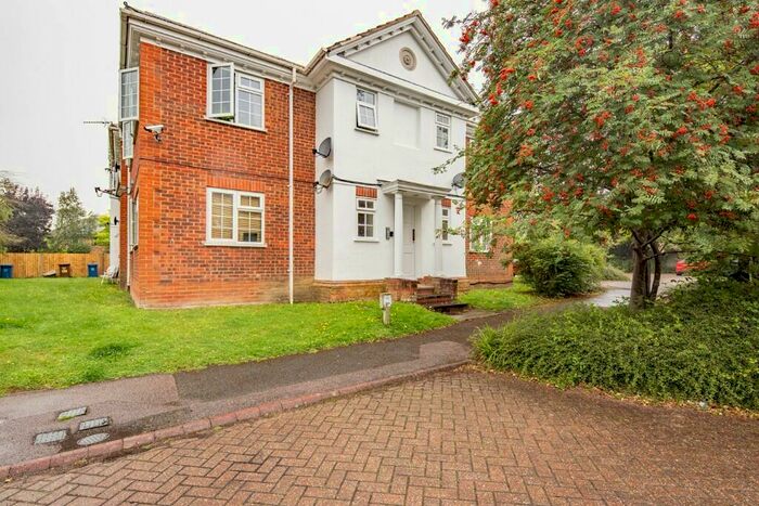 1 Bedroom Ground Flat To Rent In Kingfisher Way, Bicester, Oxfordshire, OX26