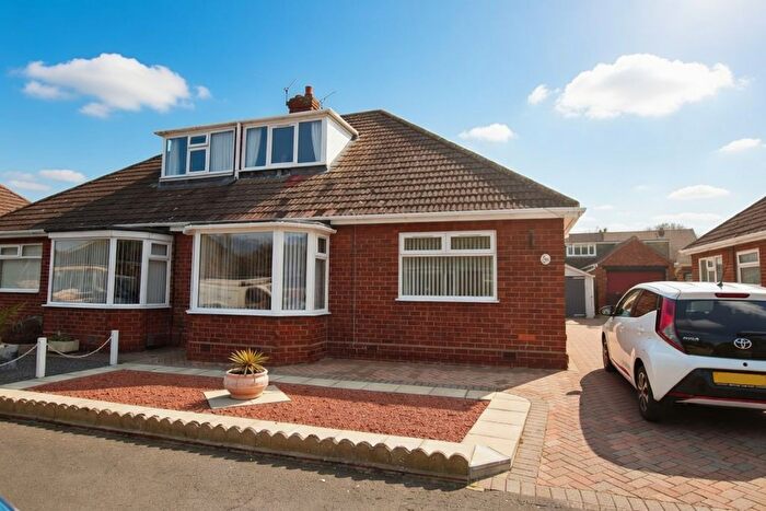 3 Bedroom Semi-Detached Bungalow For Sale In Toll Bar Avenue, New Waltham, DN36