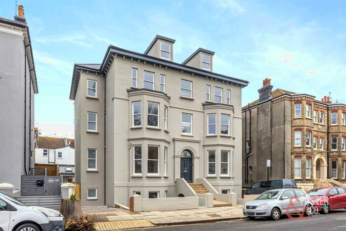 2 Bedroom Flat To Rent In Clarendon Villas, Hove, BN3