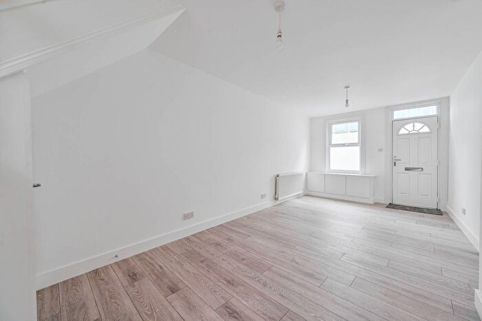 2 Bedroom End Terrace House To Rent In Laud Street, Central Croydon, Croydon, CR0