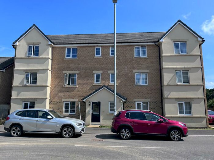 2 Bedroom Flat To Rent In Montacute Road, Yeovil, BA22