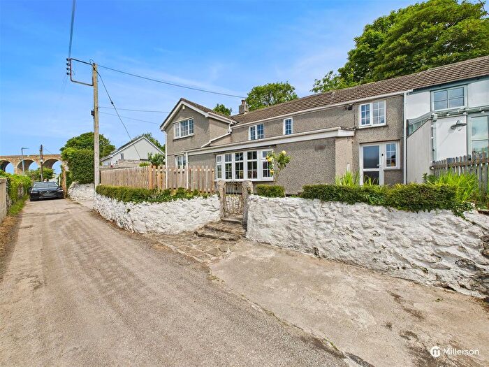 4 Bedroom Semi-Detached House For Sale In Back Lane, Angarrack, Hayle, TR27