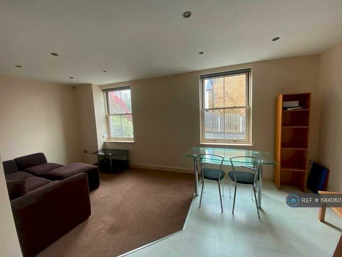 2 Bedroom Flat To Rent In Alpine House, Sheffield, S6