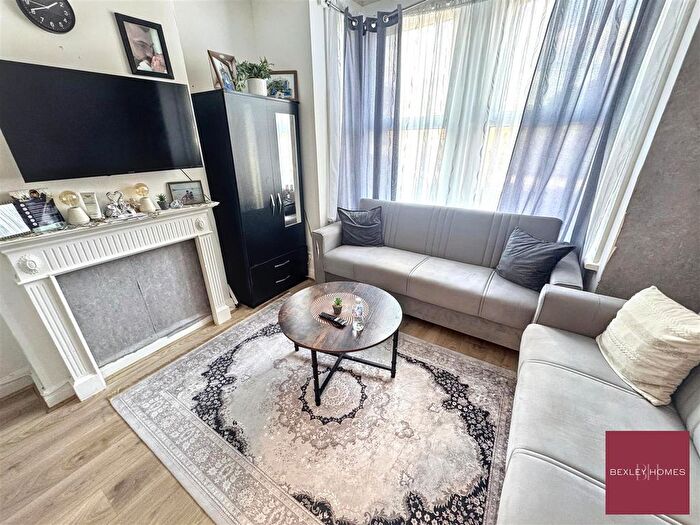 1 Bedroom Flat To Rent In East Hill, Dartford, DA1