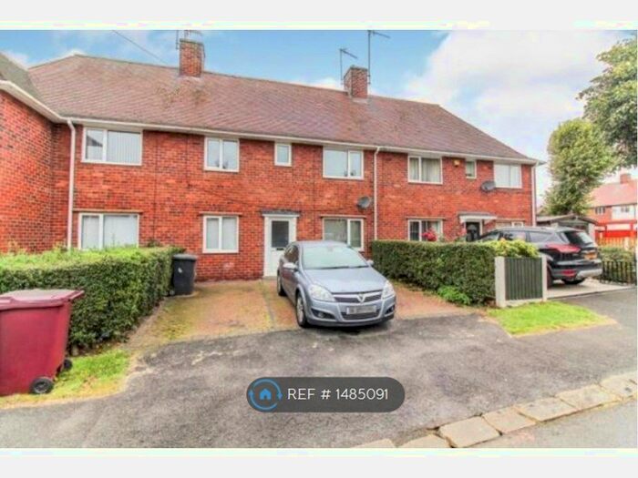 3 Bedroom Terraced House To Rent In Lawn Villas, Calow, Chesterfield, S44