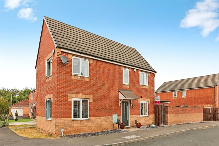 3 Bedroom Semi-Detached House For Sale In Barrow Syke, Bolton-upon-Dearne, Rotherham, S63