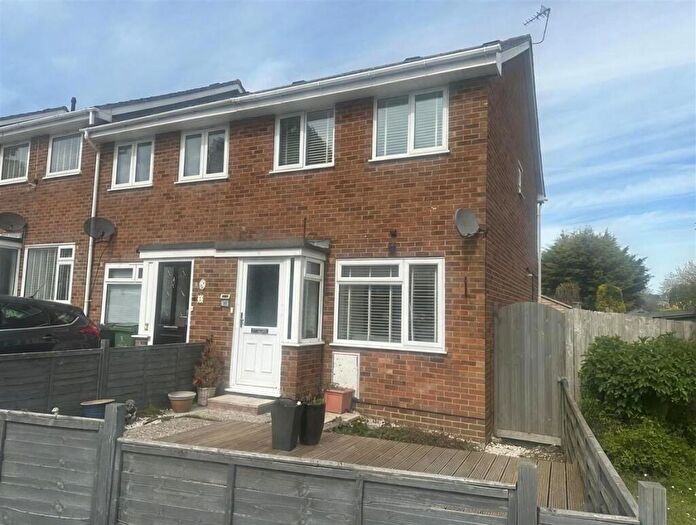 2 Bedroom End Of Terrace House For Sale In Bargrove Road, Maidstone, ME14