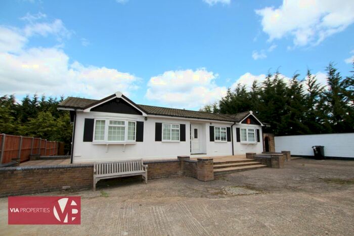 2 Bedroom Bungalow To Rent In Long Green, Nazeing, EN9