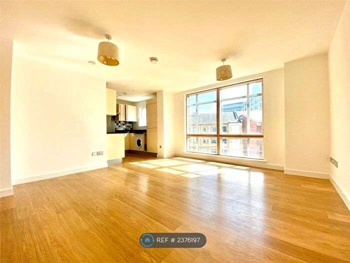 2 Bedroom Flat To Rent In Apollo Apartments, Bristol, BS1