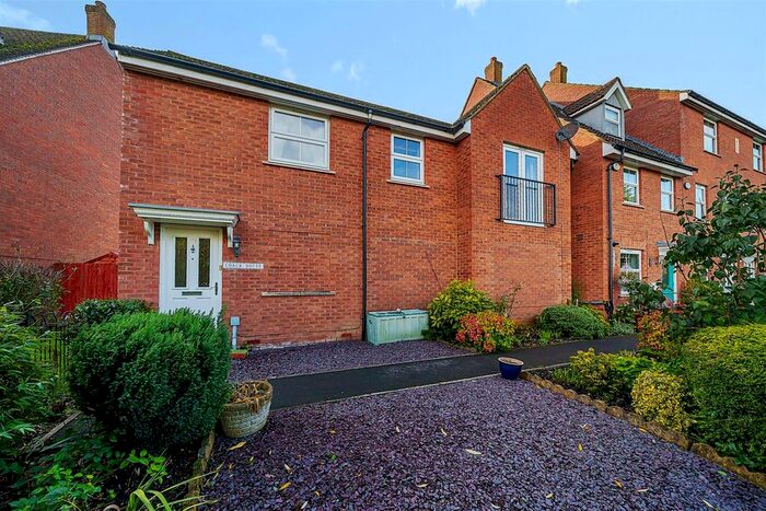 2 Bedroom Flat To Rent In Horton Avenue, Devizes, SN10