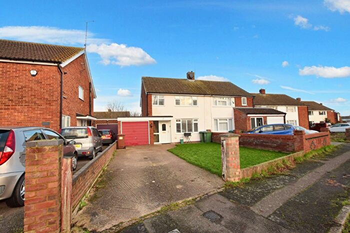 3 Bedroom Property To Rent In Finmere Crescent, Aylesbury, HP21