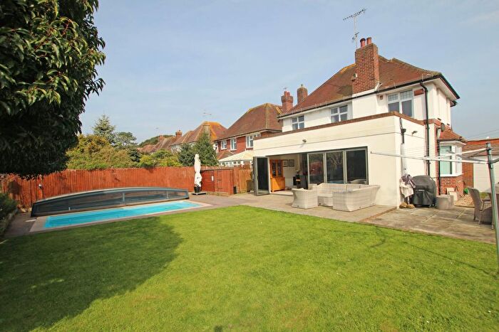 4 Bedroom Detached House For Sale In Kings Drive, Eastbourne, BN21