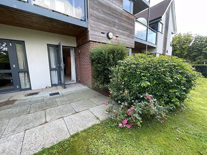 1 Bedroom Retirement Property To Rent In Mandeville Court, Darkes Lane, Potters Bar, EN6