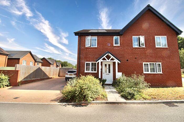 2 Bedroom Semi Detached House For Sale In Mead Lane, Eastleigh, SO50