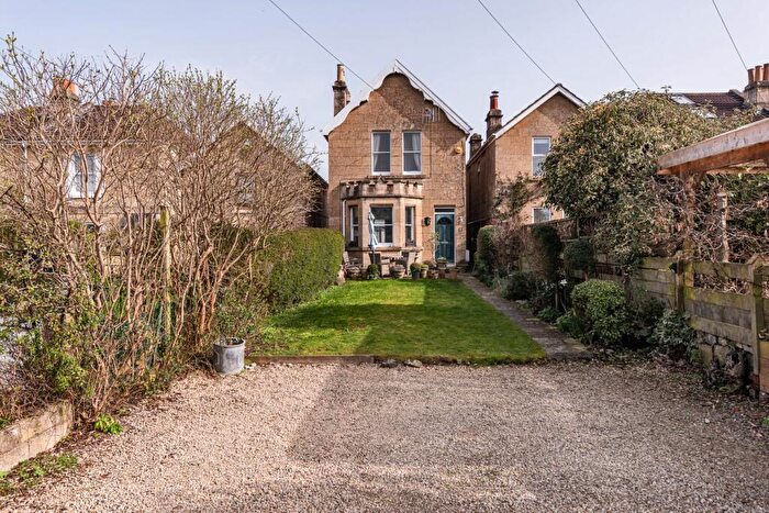 2 Bedroom Detached House For Sale In The Normans, Bathampton, Bath, BA2