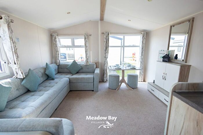 2 Bedroom Park Home For Sale In Manor Road, Hayling Island, PO11