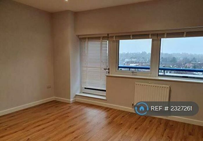 1 Bedroom Flat To Rent In Darkes Lane, Potters Bar, EN6