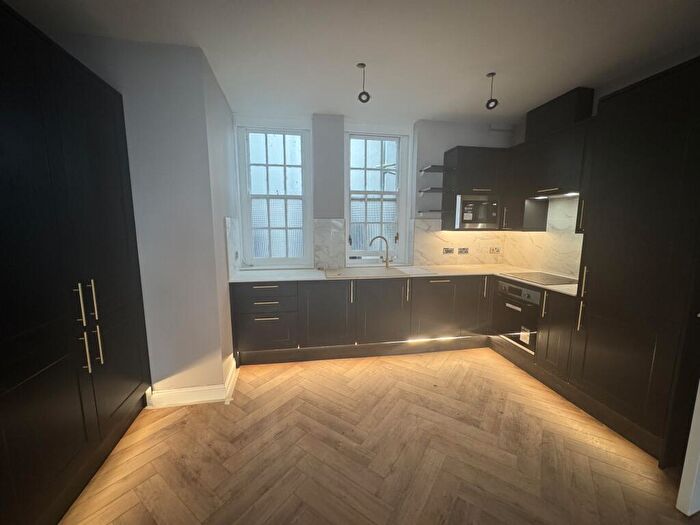 3 Bedroom Apartment To Rent In Dyke Road, BN1