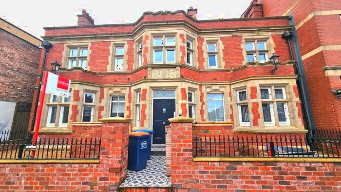 3 Bedroom Flat To Rent In Old Station House, Wilmslow Road, M20