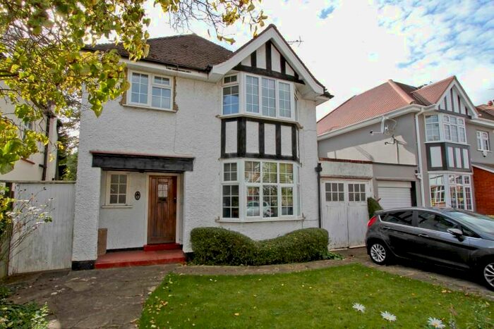 4 Bedroom Detached House To Rent In Hazeldene Drive, Pinner HA5