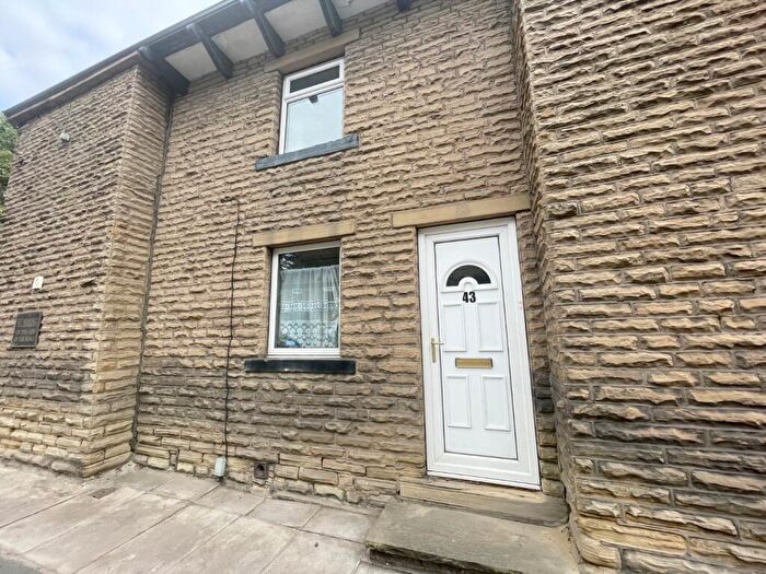 1 Bedroom Flat To Rent In Otley Road, Charlestown, Shipley, West Yorkshire, BD17
