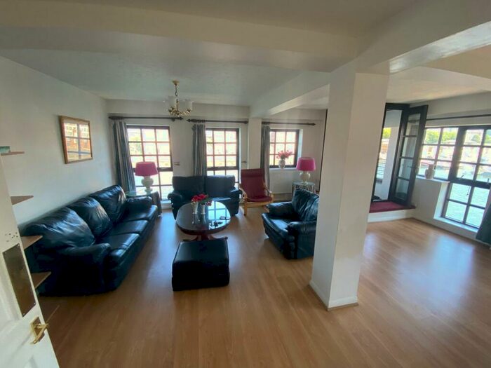 4 Bedroom Flat To Rent In Rope Street, SE16