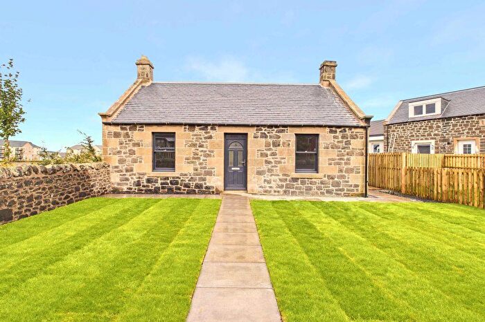2 Bedroom Detached House For Sale In Turnhouse Road, Maybury, Edinburgh, EH12