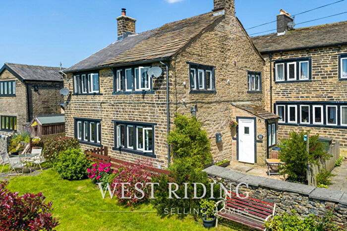 2 Bedroom Cottage For Sale In Doctor Lane, Scouthead, Saddleworth, OL4